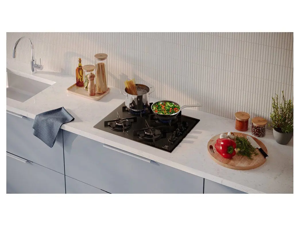 Cooktop 4 Bocas a Gás GLP Electrolux Mesa de Vidro Preto Acendimento Automático Efficient KE4GR - Imagem 4